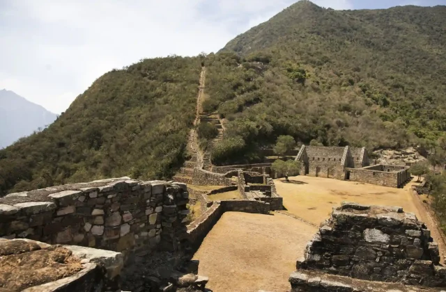 ruins-choquequirao-inca-archaeological-site-peru-similar-machu-picchu (6)
