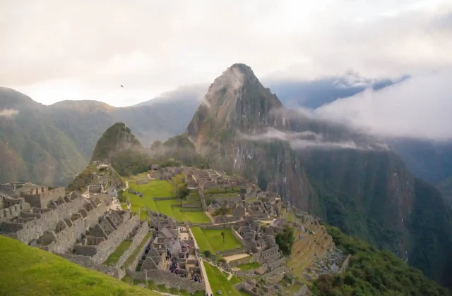 photograph-lost-city-machu-picchu-city-cusco-peru