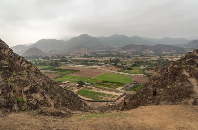 village-mountains-peru